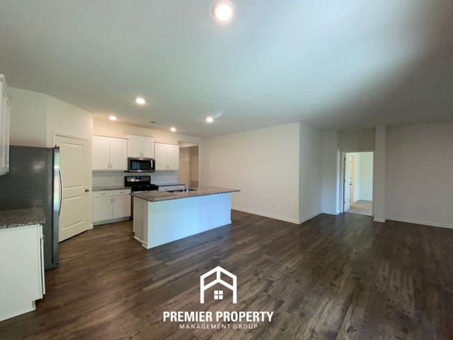 Building Photo - Modern 4BR/2BA Millington Home | Gourmet Island Kitchen & Luxury Primary Suite