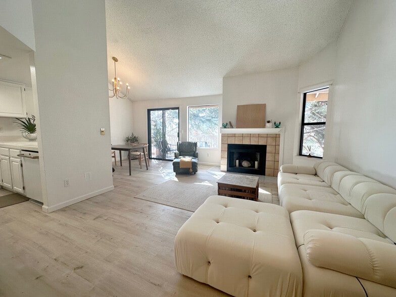 Primary Photo - 2875 Idlewild Dr