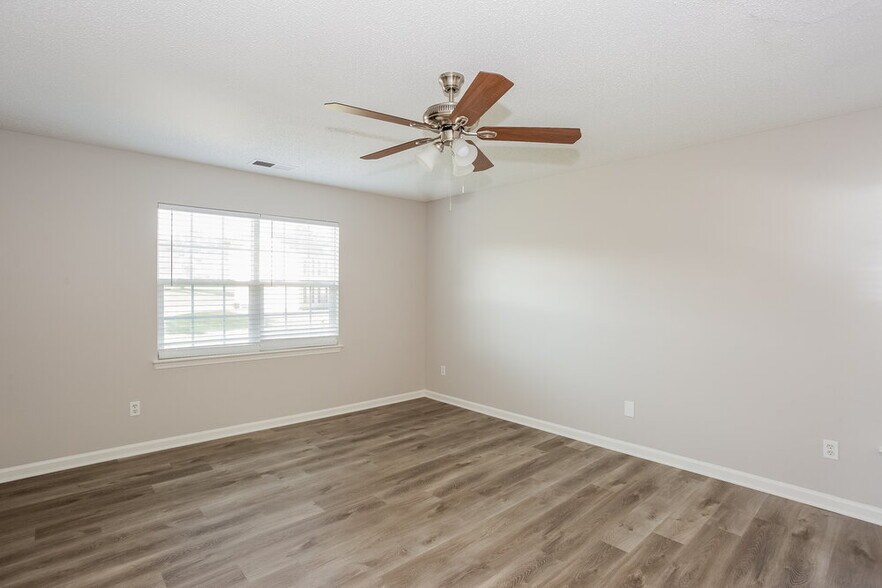 Building Photo - 3042 Willamette Valley Dr