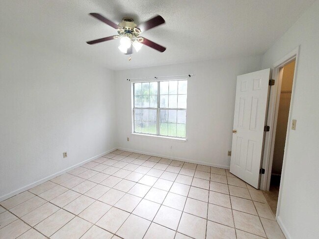 Building Photo - 1418 Glenda Dr