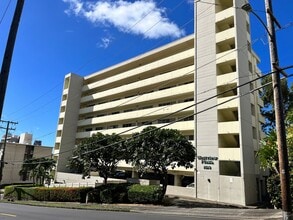 Building Photo - Westview Plaza 1 bedroom 1 bath with 1 ass...