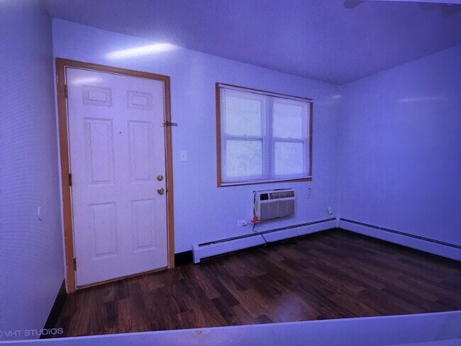 Building Photo - 75 willard ave