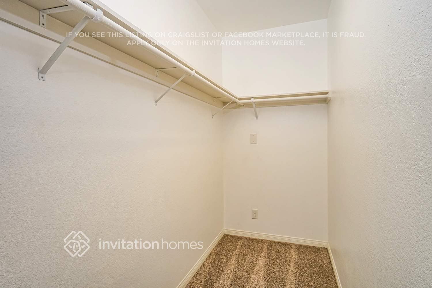 Building Photo - 45916 Via La Colorada