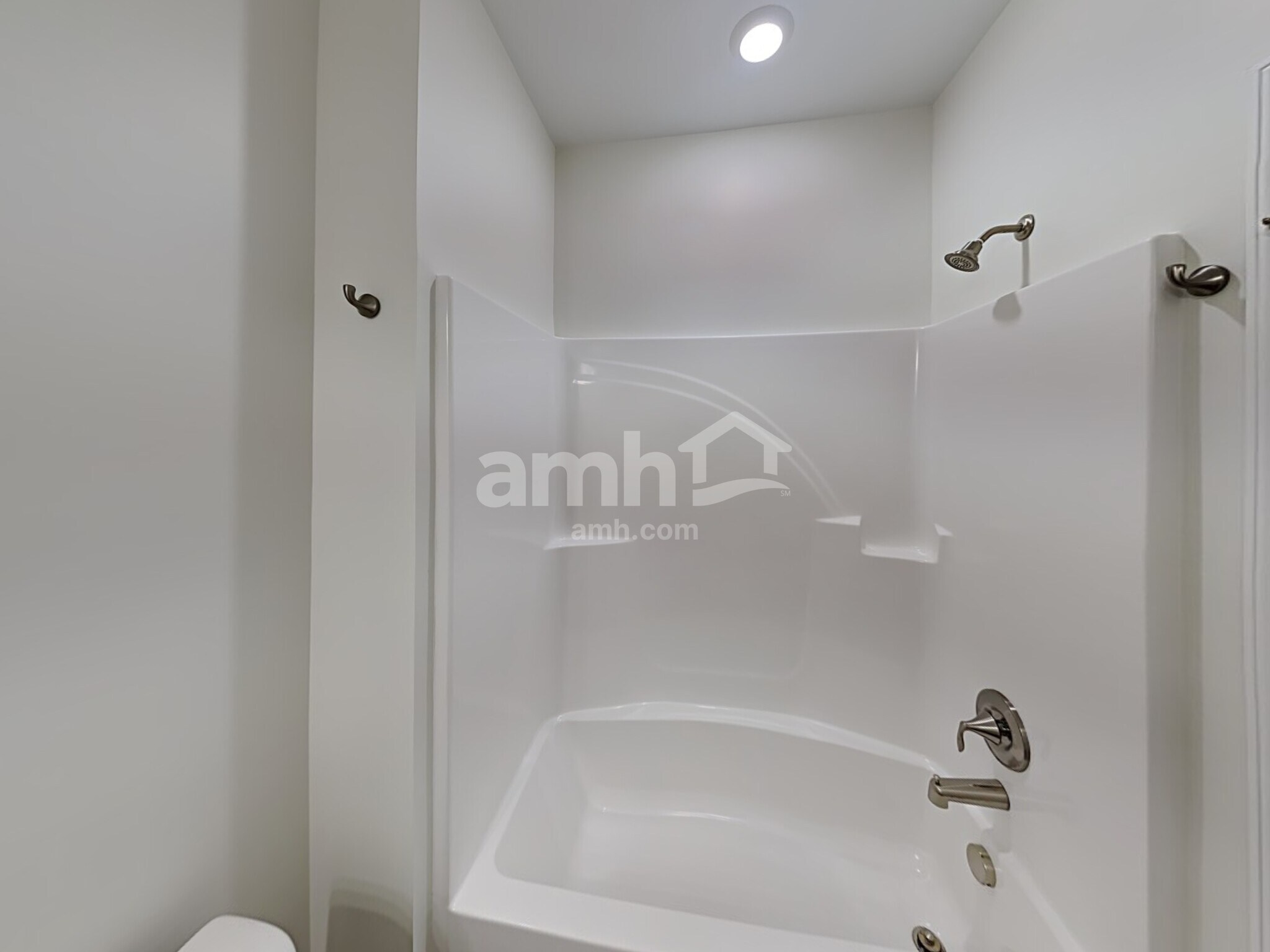 Building Photo - 1357 Lomond Dr