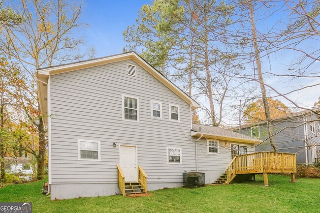 Building Photo - 2453 Crestdale Cir SE
