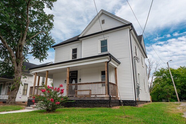 Primary Photo - 1116 Richmond Blvd