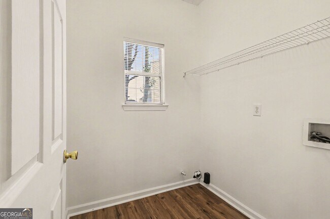 Building Photo - 2233 Glen Briar Way