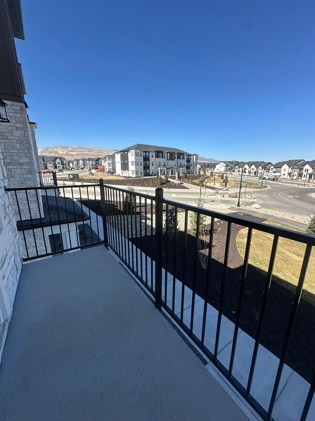 Building Photo - 6454 Pinnacle Peak Ln