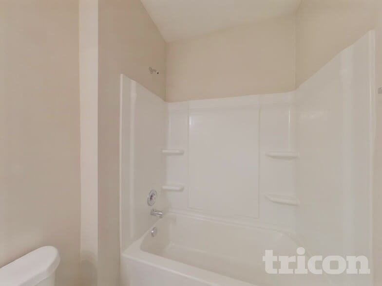 Building Photo - 453 All Seasons Dr