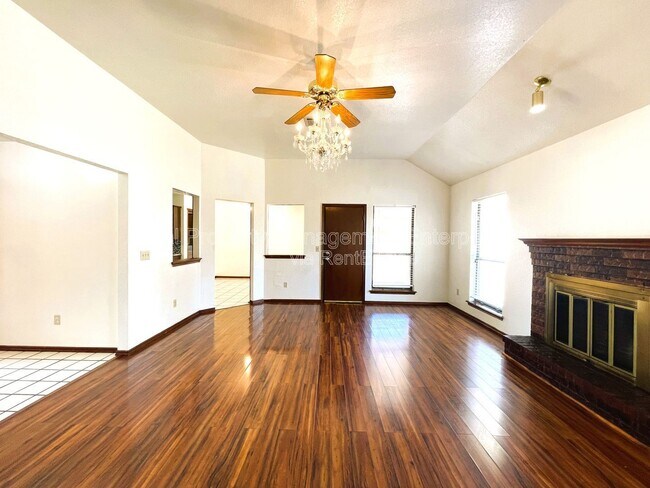 Building Photo - 5804 Republic Dr