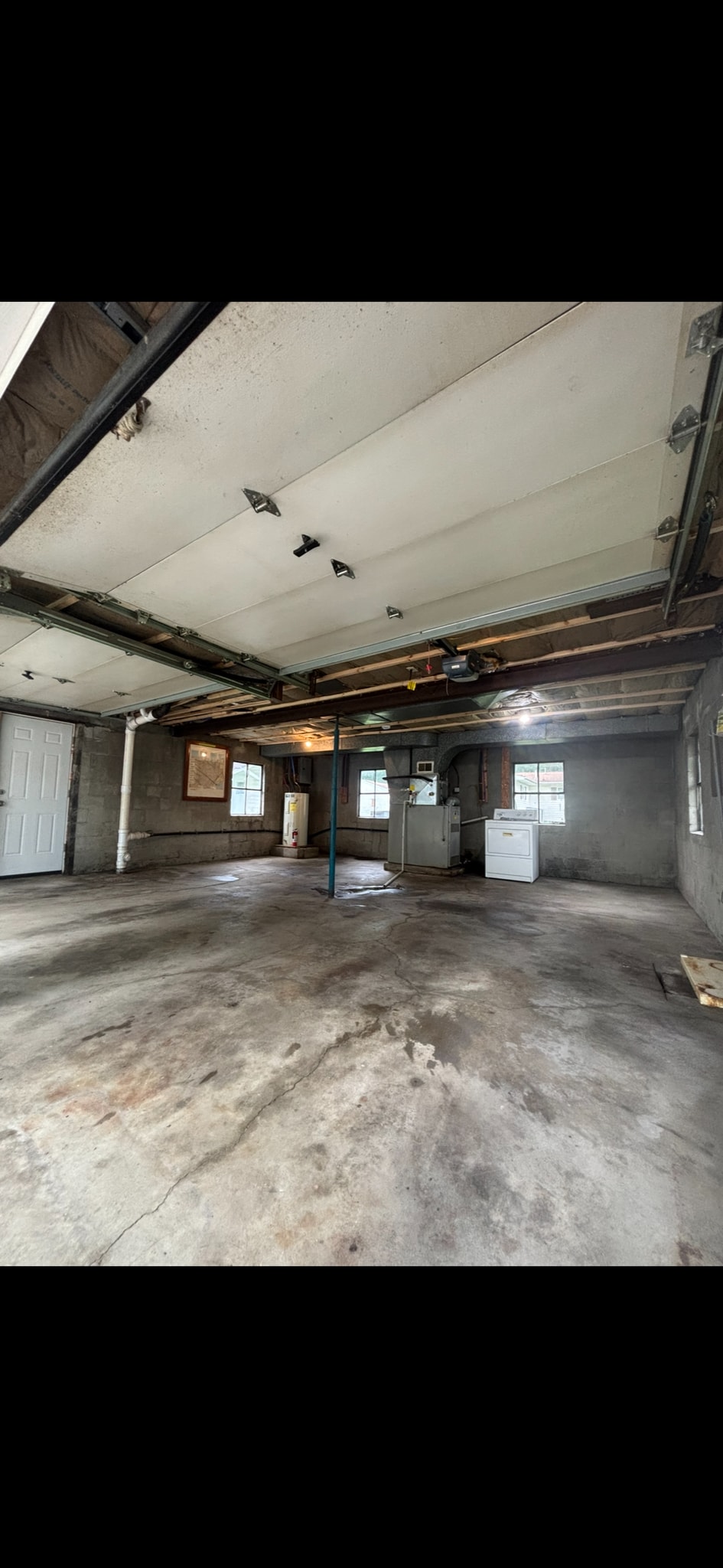 Garage - 4440 La France St