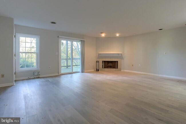 Building Photo - 2065 Raleigh Rd