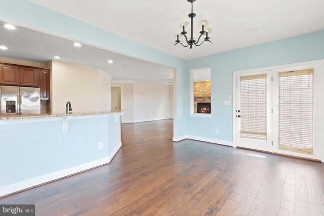 Building Photo - 25749 Racing Sun Dr