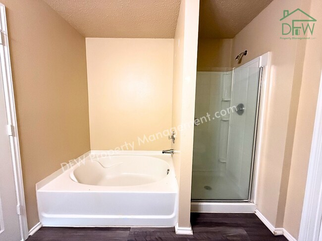 Building Photo - 2-Story 4 BR Home with Large Backyard & Game Room