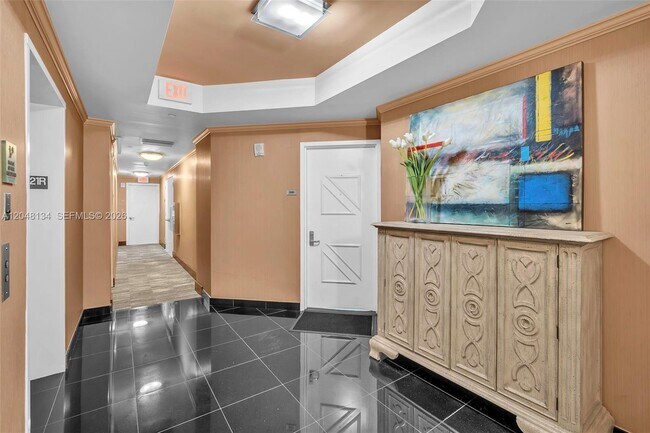 Building Photo - 333 Las Olas Way