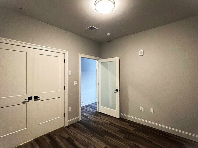 Building Photo - 25 Lowell St