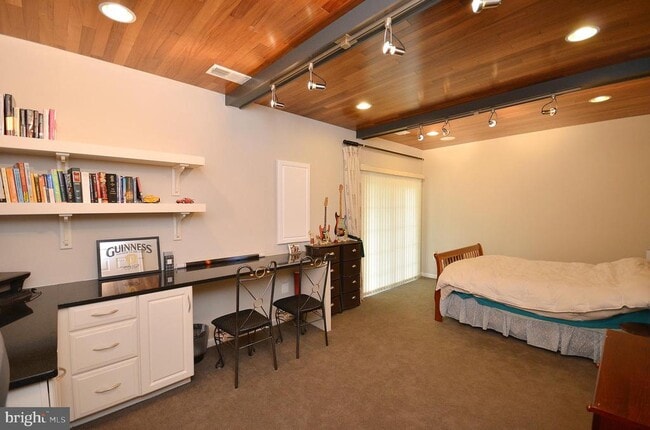 Building Photo - 43291 Mitcham Square