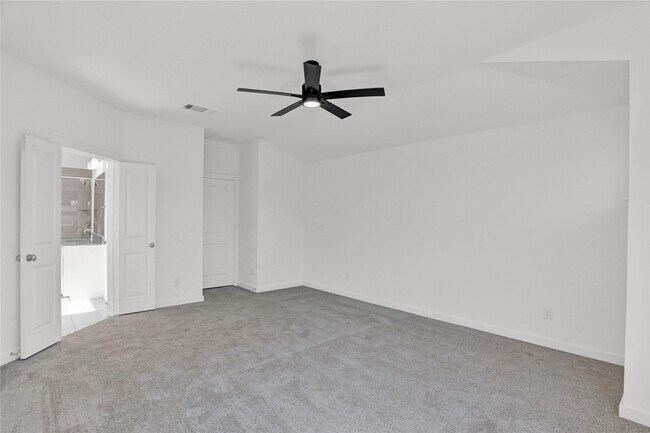 Building Photo - 312 Oakbend Dr