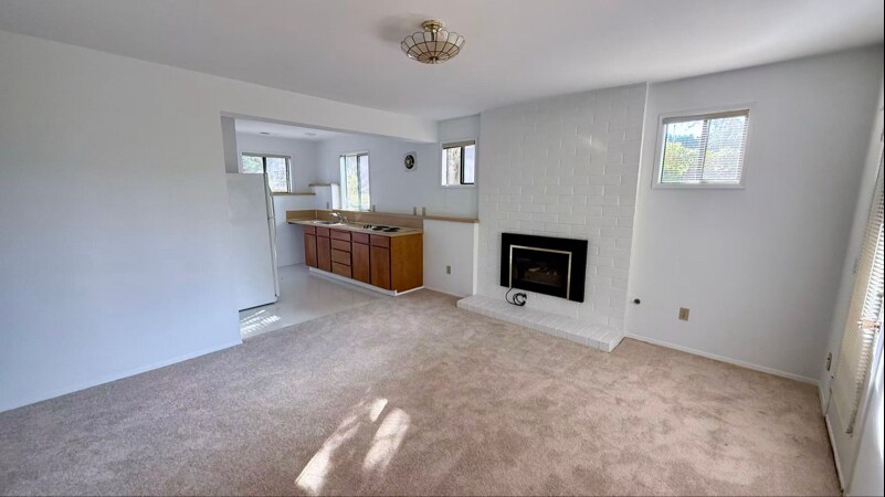 Building Photo - 215 19th Ave