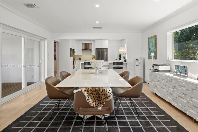 Building Photo - 424 Alamanda Dr