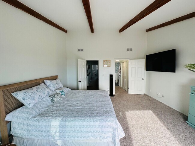 Building Photo - 12274 1st St W