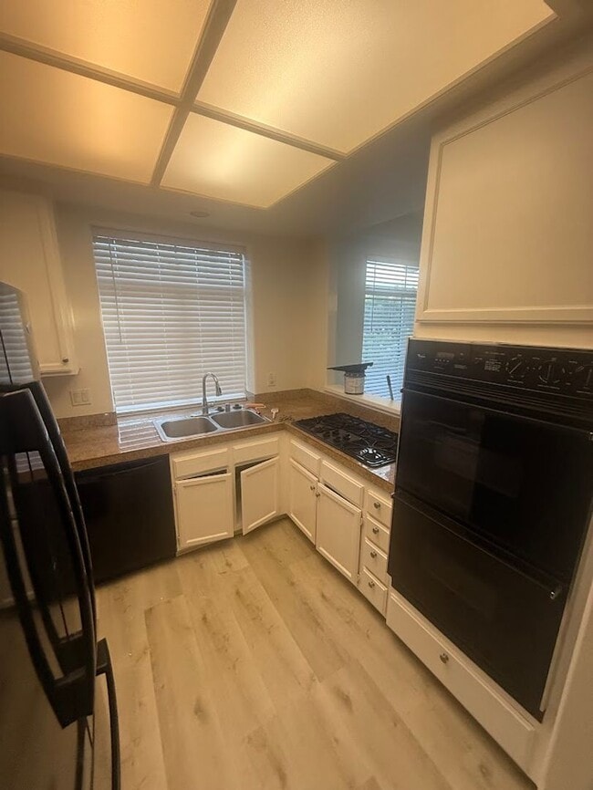 Building Photo - Beautiful Lomos Del Oro 2 Bedroom 2 Bath C...