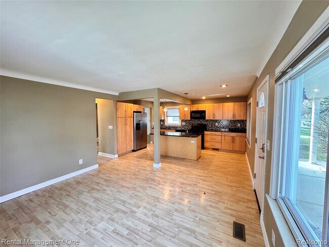 Building Photo - 511 S Campbell Rd