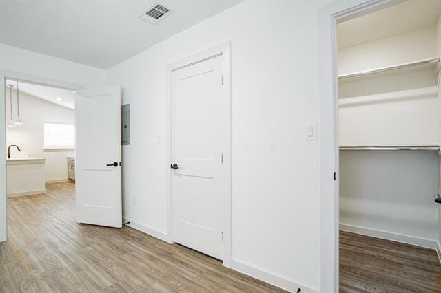 Building Photo - 523 N Ewing Ave