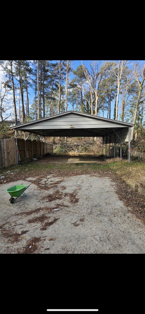 Building Photo - Lovely 3 Bedroom home