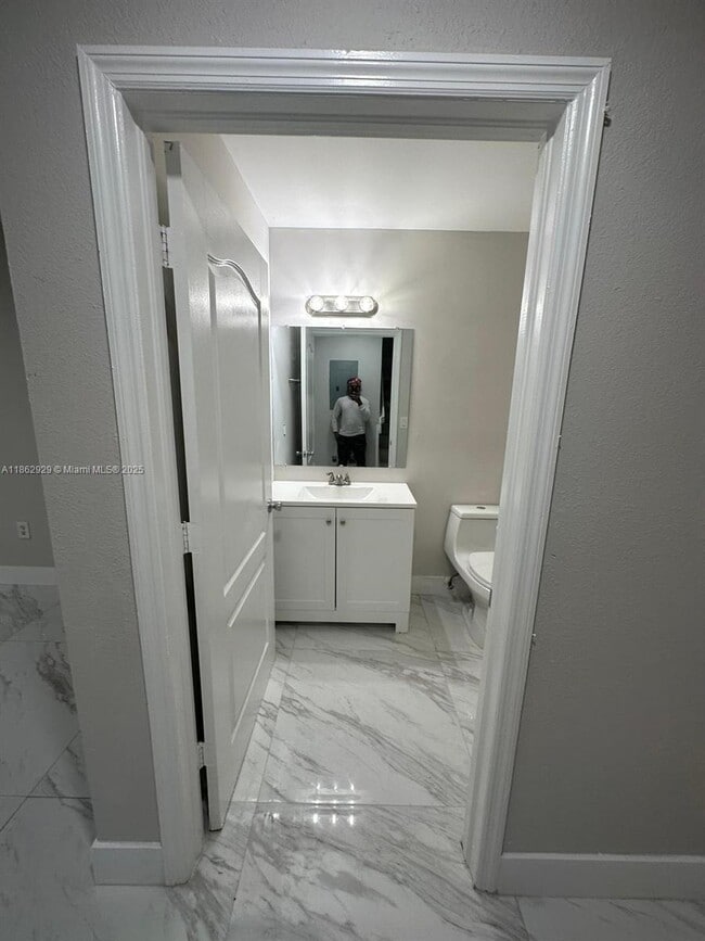 Building Photo - 22721 SW 88th Pl