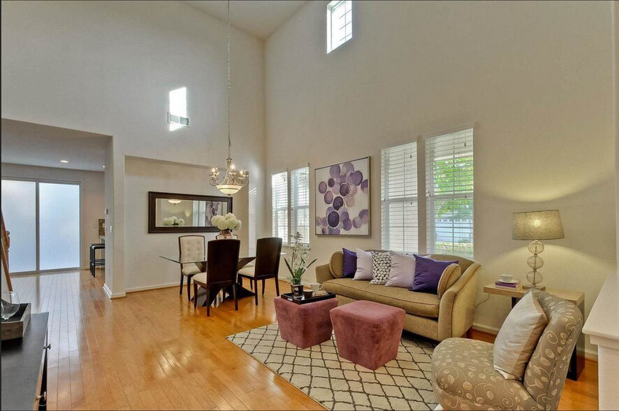Building Photo - 34503 Torrey Pine Ln