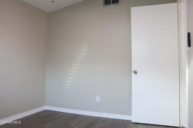 Building Photo - 6704 La Cadena Dr