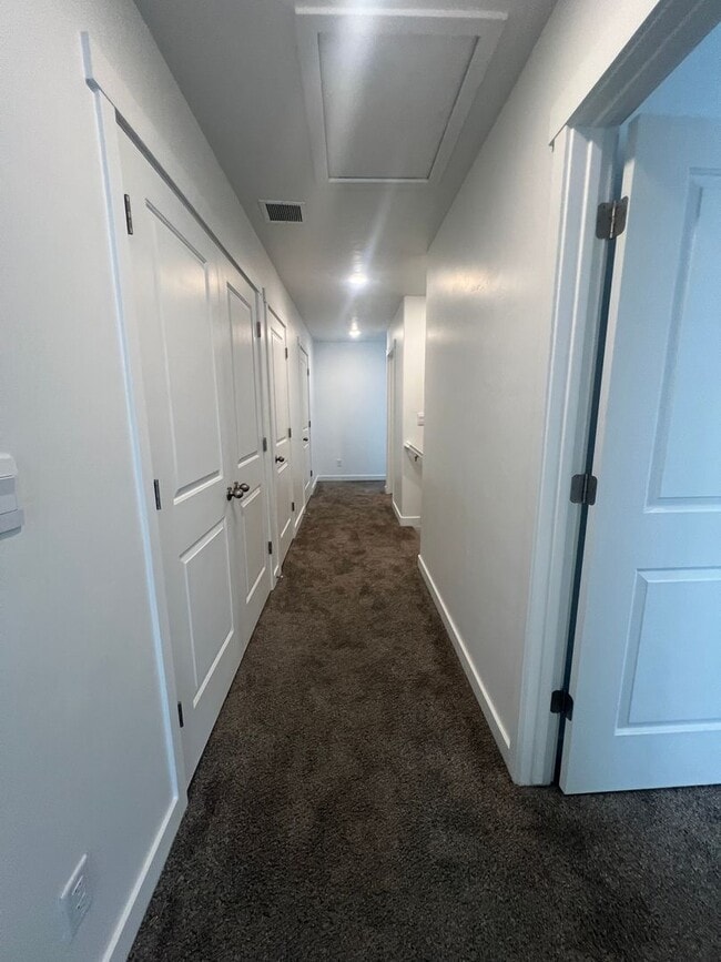 Building Photo - Charming Townhome in Provo, UT