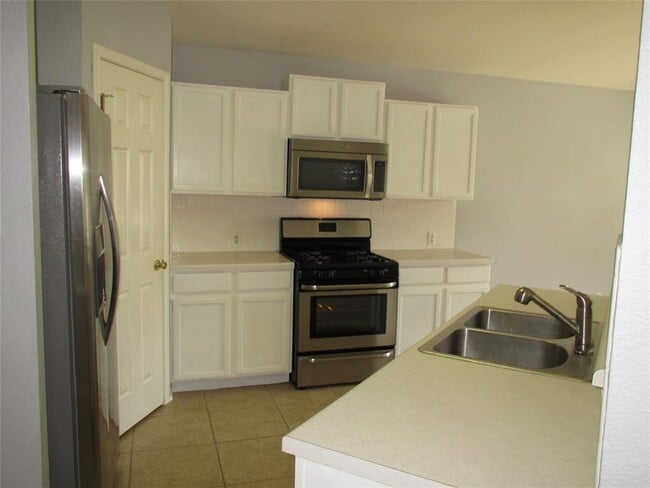 Building Photo - 1007 Mohican St