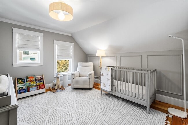 Building Photo - 814 Main St