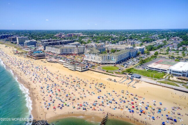 Building Photo - 364 Westwood Ave