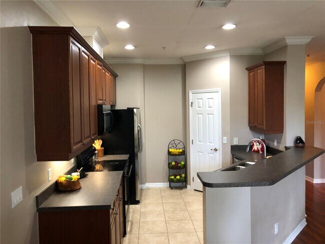Building Photo - 656 Pinebranch Cir