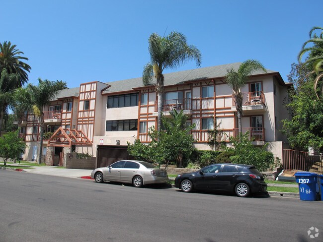Building Photo - University Park Apartments