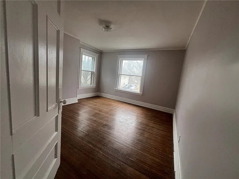Building Photo - 443 Flint St