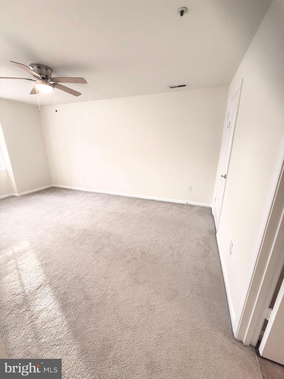 Building Photo - 37 Wickham Ct