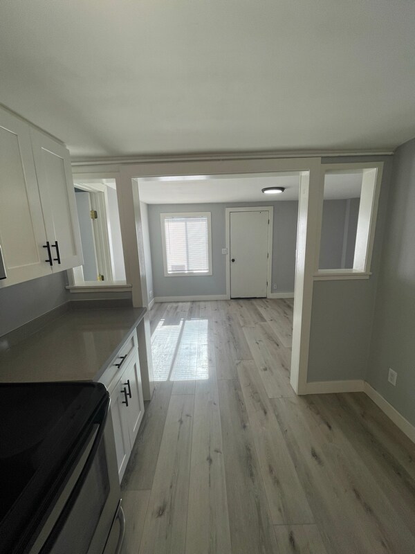 Building Photo - 214 Spruce St