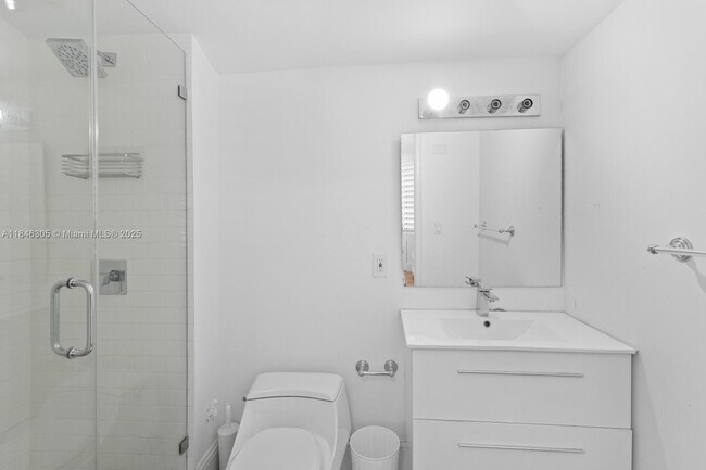 Building Photo - 5 Coconut Ln
