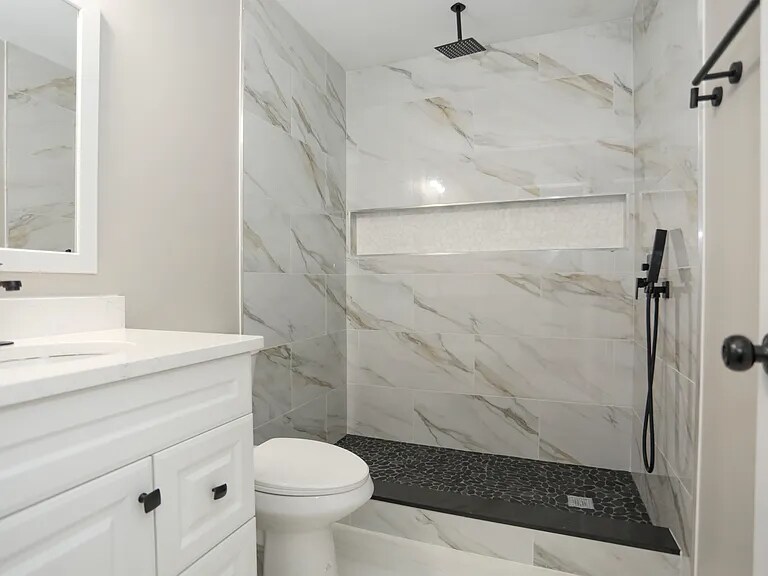 Building Photo - 219 Anderson Dr