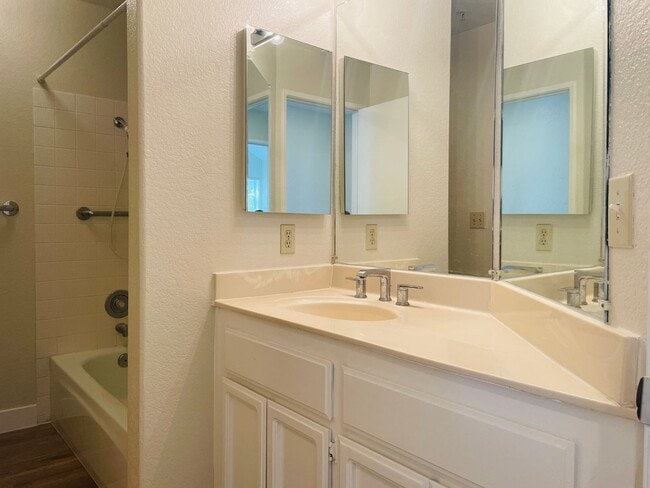 Building Photo - Wonderful 3 Bed 2.5 Bath Townhouse In Mountain View. Beautiful Vinyl Plank Flooring Installed Thr...