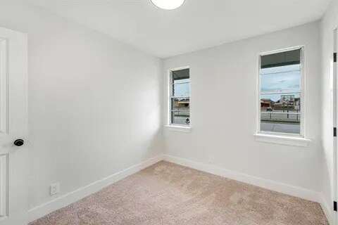 Building Photo - 1702 Bristol Ct N
