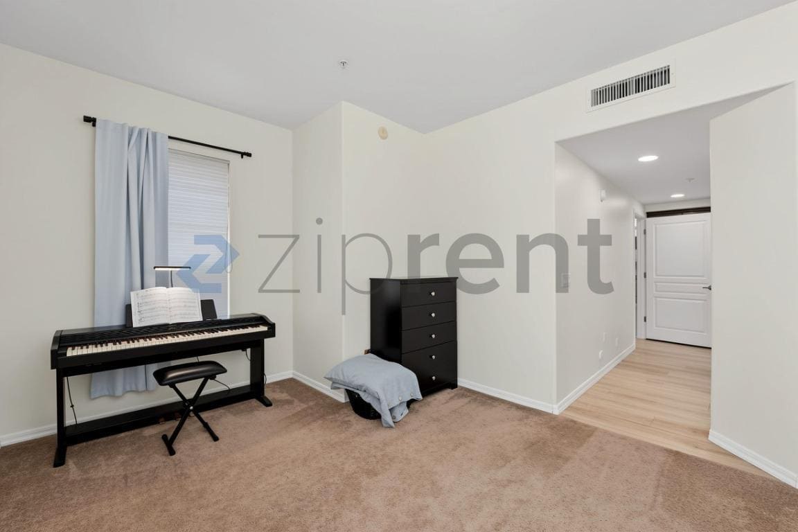 Building Photo - Unit 1167