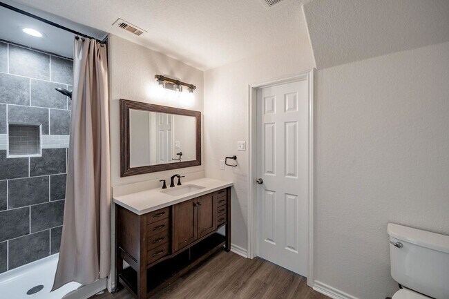 Building Photo - 9917 Kingfisher Dr