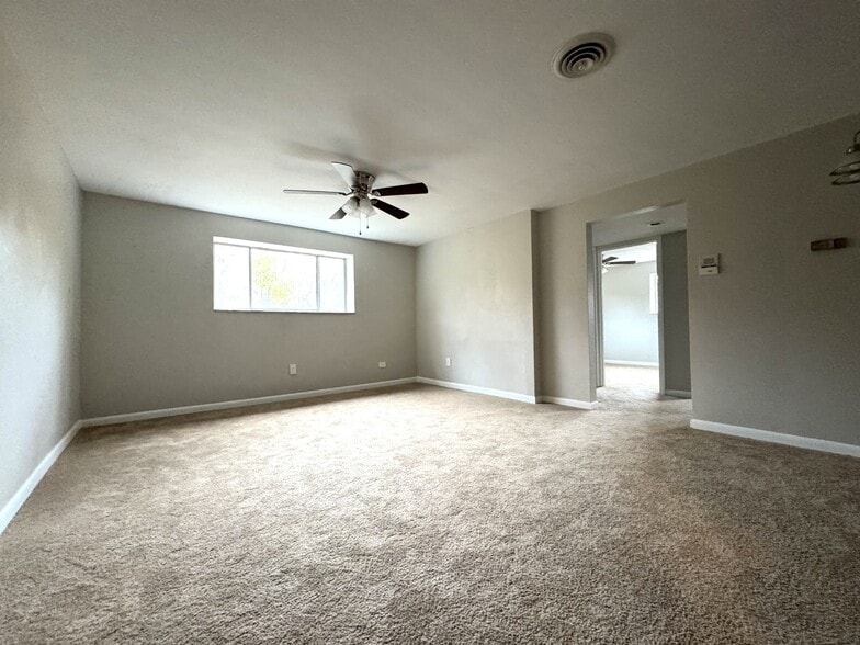 Interior Photo - LAUREL GARDENS