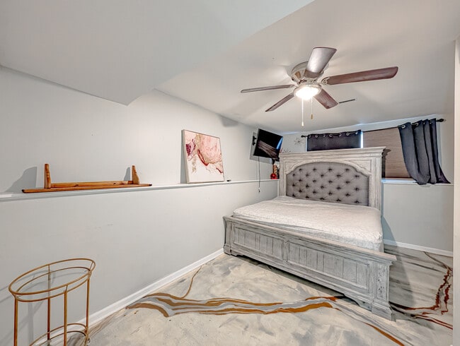 Building Photo - 8616 Hickory Ave