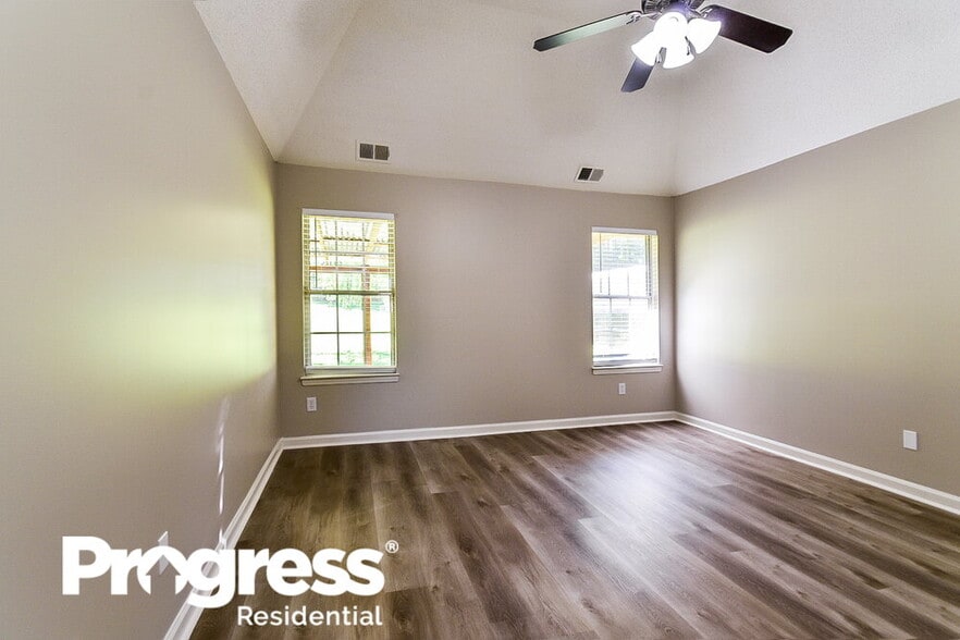 Building Photo - 5673 Grove Ln